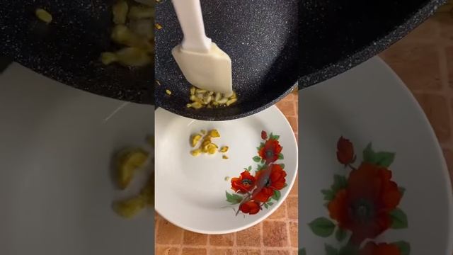 Фунчоза с креветками, шпинатом и цукини в сливочном соусе#креветки#быстрыйужин#еда#чтоприготовить