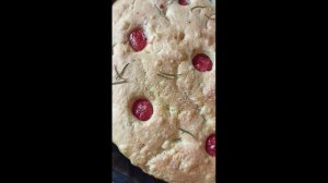 Фокача - отличная итальянская выпечка.