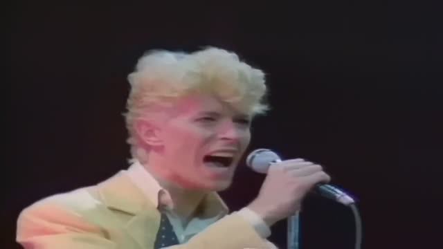 David Bowie - Modern Love (1983)