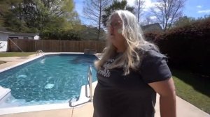 Бывшая выкинула PS5 в бассейн