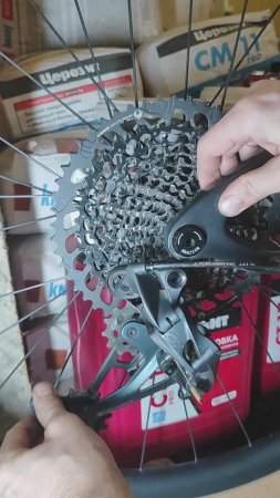 как заблокировать и разблокировать лапку Sram Gx