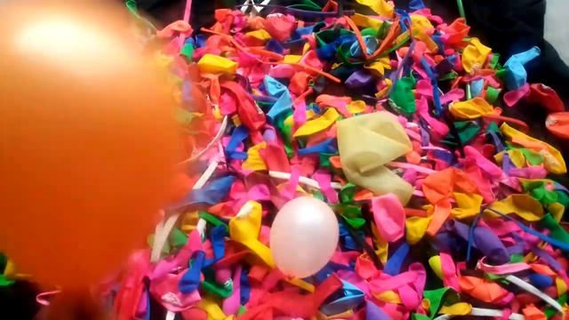 Lot's of fun balloons with satisfying Outdoor balloons with color full