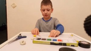 Лепим машинку из пластилина