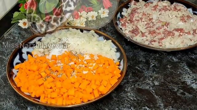 IDEYAL HAMIR VA O'ZGACHA USULDA MANTI TAYYORLADIM.К чаю.Манты.Самса.somsa.узбечкаготовит.asmr.асмр.