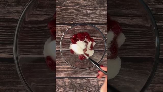 Очень простой вкусный и эффектный клубничный пирог ссылка на рецепт в первом комментарии