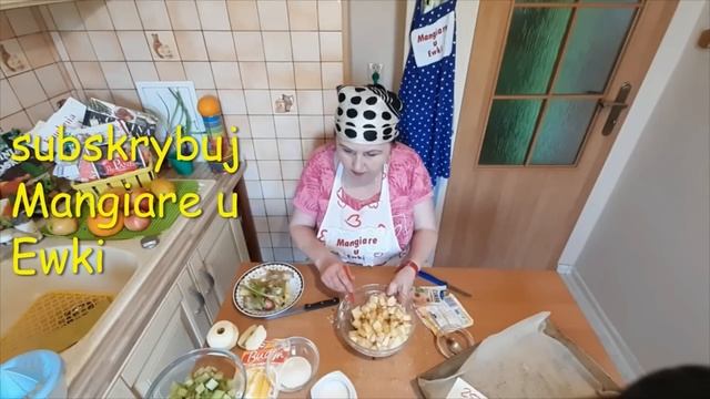 KRUCHE CIASTO Z RABATBAREM I JABŁKAMI Z BEZĄ I KRUSZONKĄ