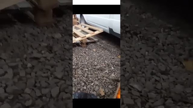 АНЯ#катясочи БОМЖИХА АНЯ "ПОДНИМАЕТСЯ"#катясочи#треш#бомжи