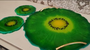 Сервировочный набор Киви из эпоксидной смолы