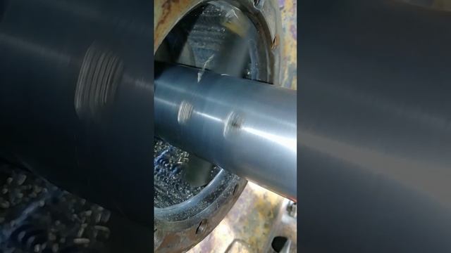 Наплавка отверстия электродом и расточка перед установкой бронзовых втулок, колесо Четра.