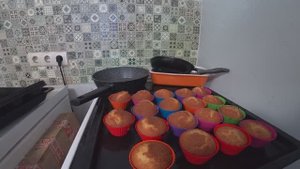 Деревенская жизнь. Пеку кексы с манкой. Она не дожила до старого Нового года.