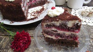 Бисквитный торт с творожным кремом