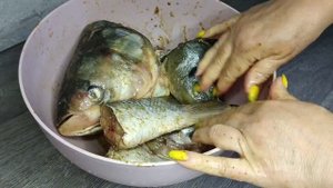 ВКУСНЯТИНА НА ОБЕД ИЛИ УЖИН.РЫБНЫЕ ГОЛОВЫ С ОВОЩАМИ В ДУХОВКЕ.БЫСТРЫЙ РЕЦЕПТ.