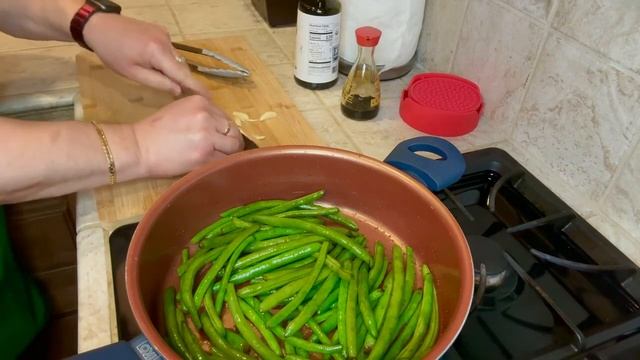 ЧУДОВИЙ РЕЦЕПТ В ПІСТ І СМАЧНА ДІЕТА! Смажена квасоля в соєвому соусі — швидкий гарнір💛💙