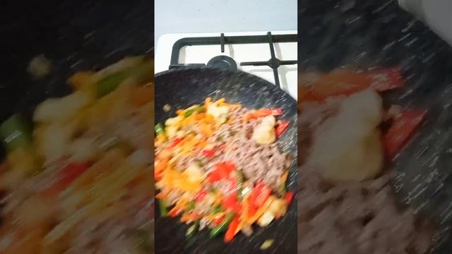 Рис Басмати с Овощами и СЕКРЕТНОЙ Заправкой #shorts #риссовощами #вок #wok #необычнаяеда #рецепт