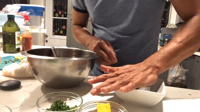 Spicy tuna avo/mango tartar.. смотреть онлайн