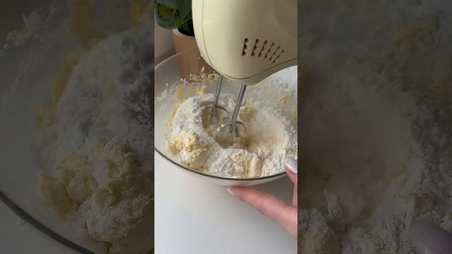 Пышный и рассыпчатый пирог к чаю! Очень вкусный!