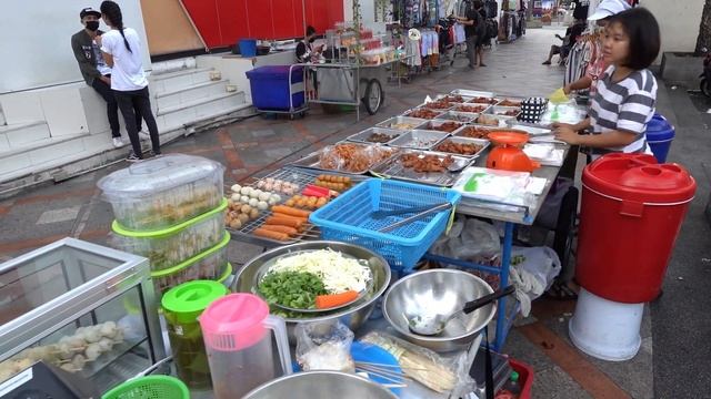 Thai Style Omelette Street Food | BANGKOK In The Morning смотреть онлайн
