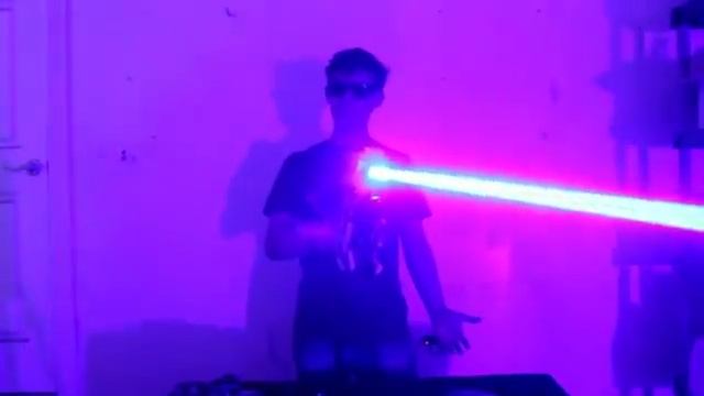 A Guy Made 40 watt laser gun смотреть онлайн