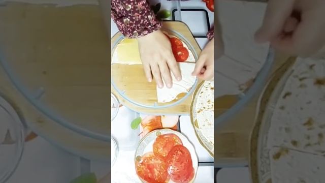 быстрый завтрак из лаваша тортилья. #shorts смотреть онлайн