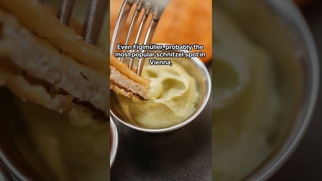 Austrian cuisine Wiener schnitzel #shorts смотреть онлайн