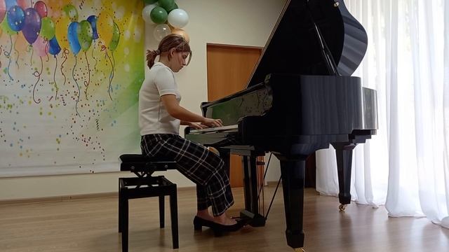 Осипова Маргарита, 15 лет Д.Кабалевский Рондо op.59 смотреть онлайн