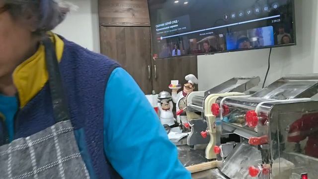 Яичная лапша на лапшерезке.