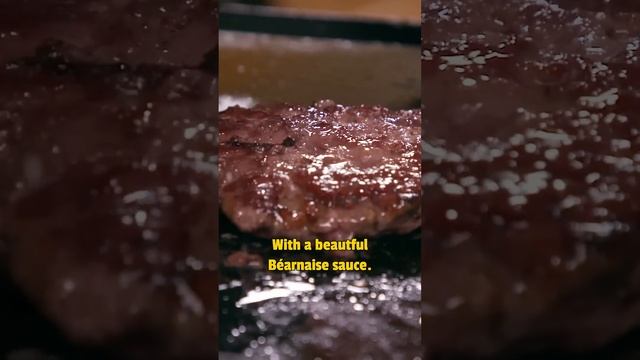 This off-menu Bernaise burger is an NYC icon смотреть онлайн