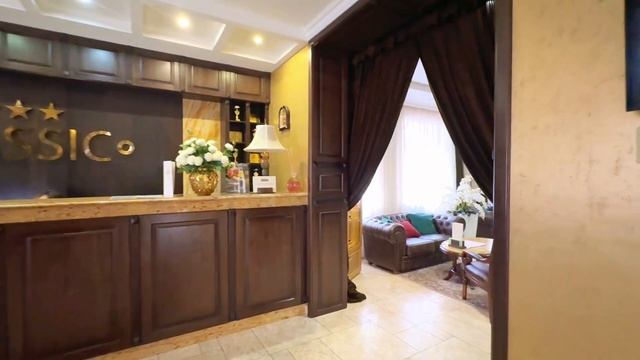 Стойка ресепшен и Лобби бар смотреть онлайн