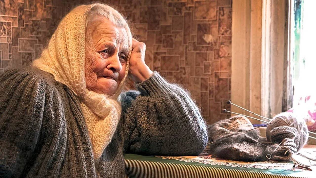 Старушка увядшей рукой - Мария Куткар смотреть онлайн