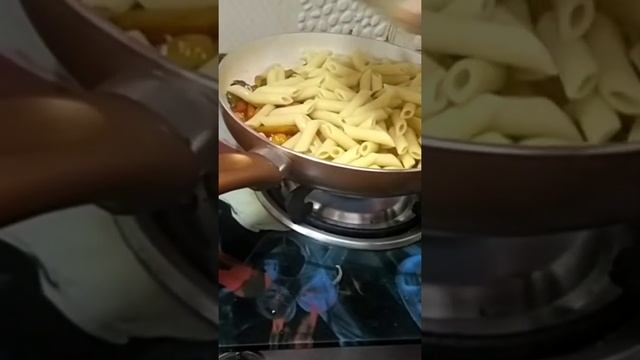 Veg Pasta || Mona's Kitchen || смотреть онлайн