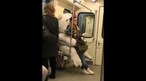 Юмор в метрополитенах мира.