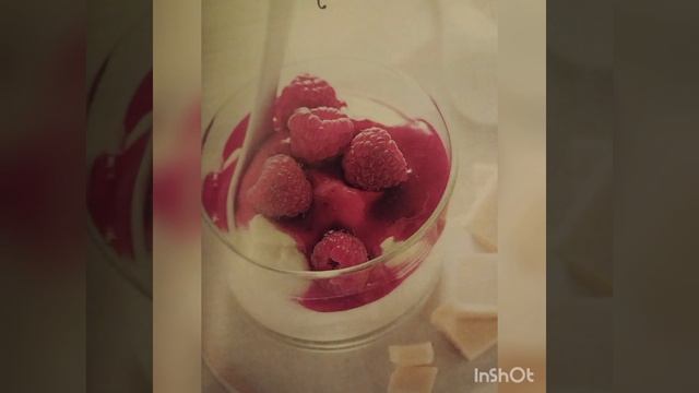 Mousse di cioccolato bianco e frutti di bosco: il dessert che nessuno rifiuta. Bello e goloso смотреть онлайн