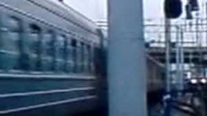 Поезд Челябинск-Москва ведомый электровозом ЧС2к отправляется со станции Челябинск главный