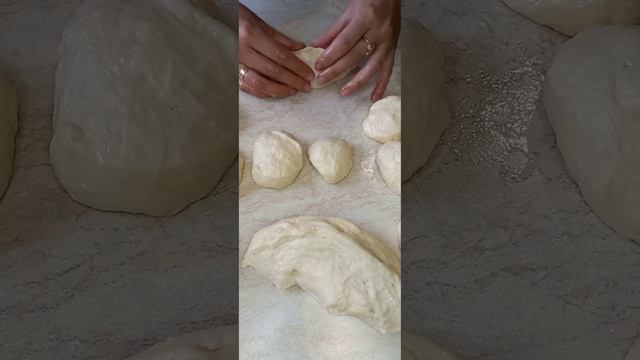 Пышные пирожки с ВИШНЕЙ. Тесто на кефире. смотреть онлайн