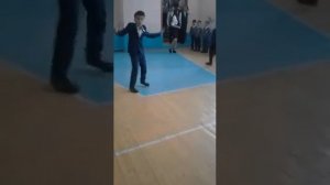 Мальчик круто танцует!!! Все в шоке"