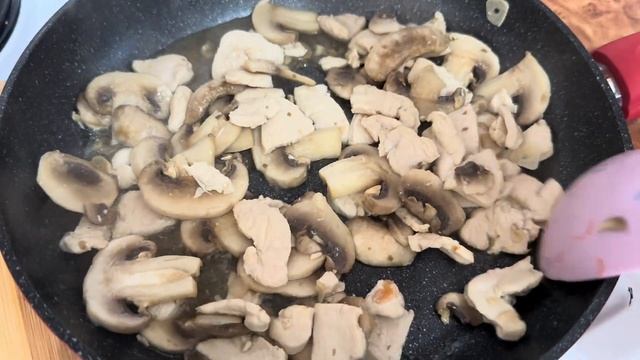Паста с курицей и грибами в сливках! Вкусно как в ресторане. Ужин за 15 минут.#пастарецепт