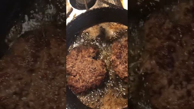 Hand cut fries and fresh ground beef patty. смотреть онлайн