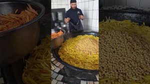 Центр плова " Беш казан" в Ташкенте