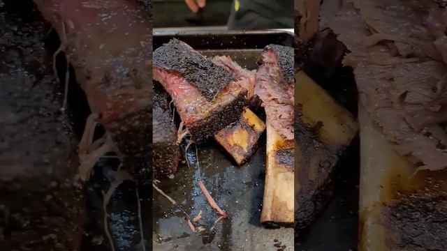 #beef #beefshortribs #smokedmeat #uds #beefrecipe #smokedbeef #cooking #delicious #trenofy