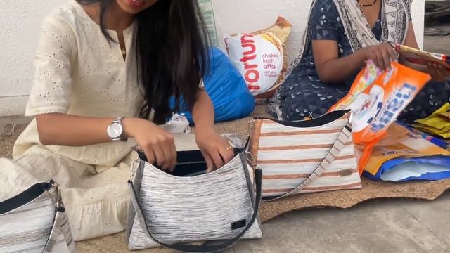 reCharkha's UPCYCLED HANDWOVEN Baguette Bag смотреть онлайн