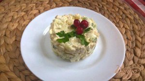 Салат с куриной грудкой, свежими огурцами и картофелем