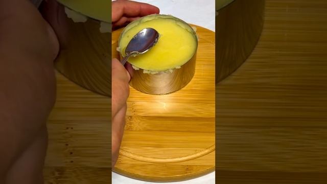 Кролик в сметані. Кому рецепт? #кролик #рецепт #кулінарія #готуємовдома #кухня #food #tasty #rabbit смотреть онлайн