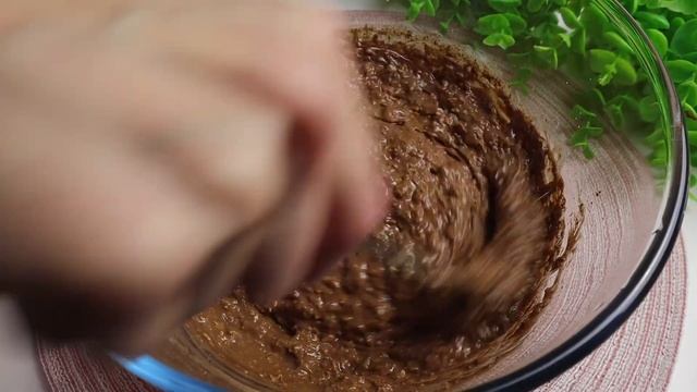Płatki owsiane, jogurt i owoce! Po prostu wymieszaj wszystko i dietyczne ciasto jest gotowe!