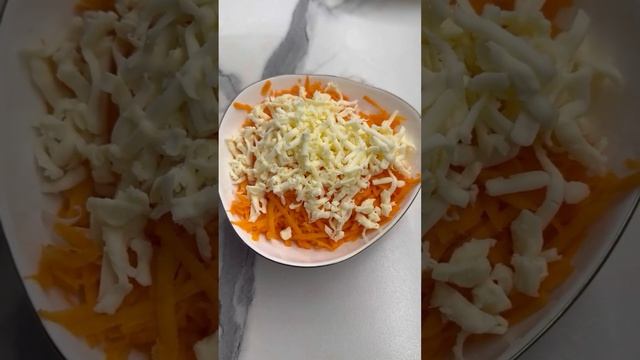 МИНУТНЫЙ салат из моркови с сыром и чесноком! От него все в восторге!!! #морковка #салатизморкови