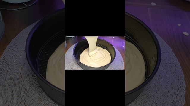 Готовим вкусно "Молочный пирог с ягодами" получился мягкий,нежный и влажный внутри