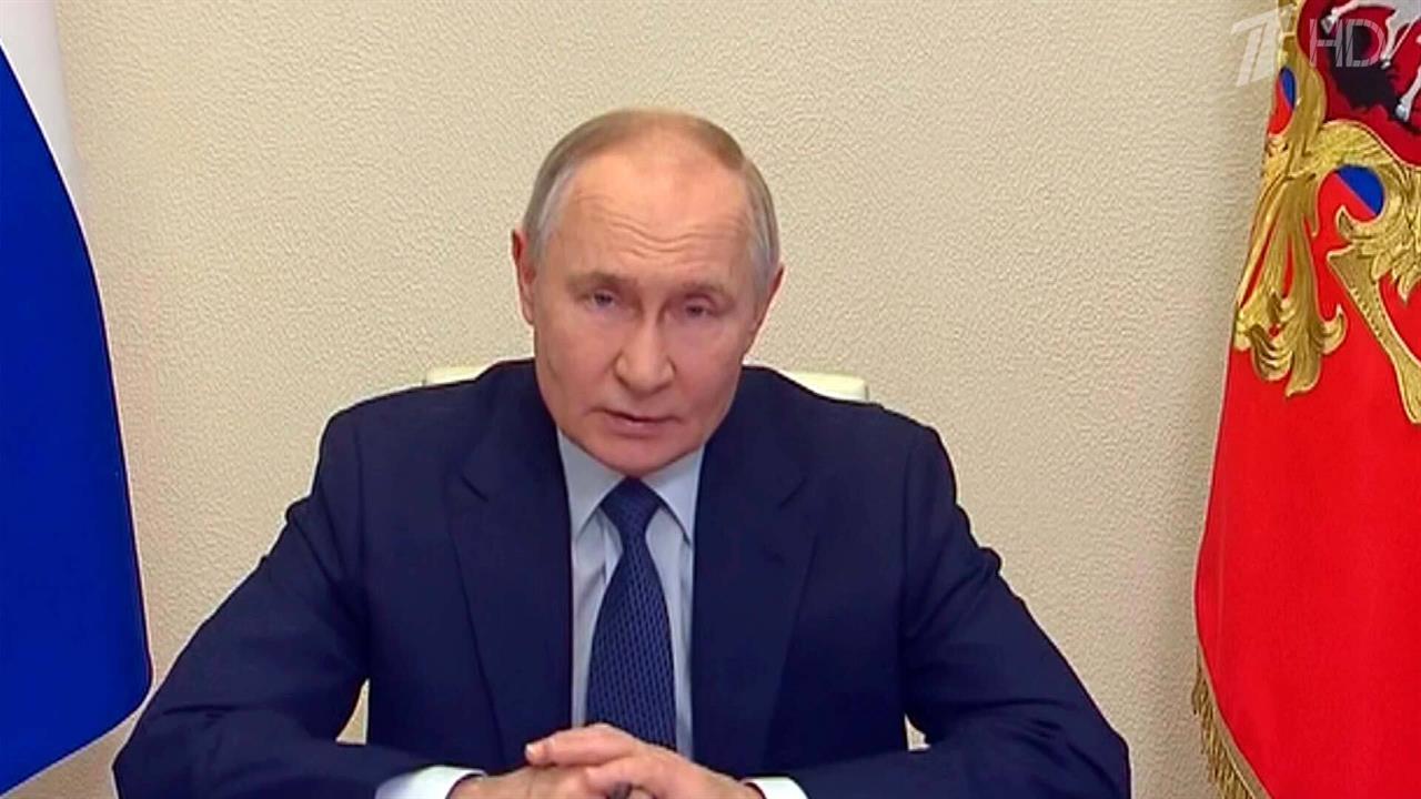 Владимир Путин поручил подготовить план подъема танкеров, затонувших в Черном море