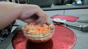 Морковный салат.