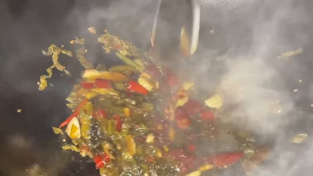 梅子说海娃有出息了，晚餐做酸菜鲫鱼吃，全家都爱吃 смотреть онлайн