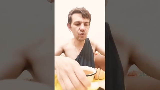 ОБЖОР НА ГОРОХОВЫЙ СУП С КОПЧЕНОСТЯМИ смотреть онлайн