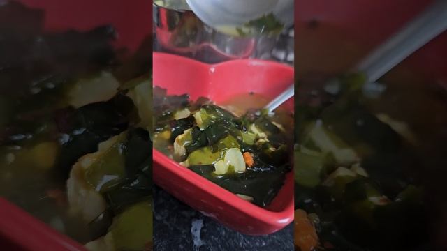 Delicious and healthy seaweed soup #satisfying #ytshorts смотреть онлайн